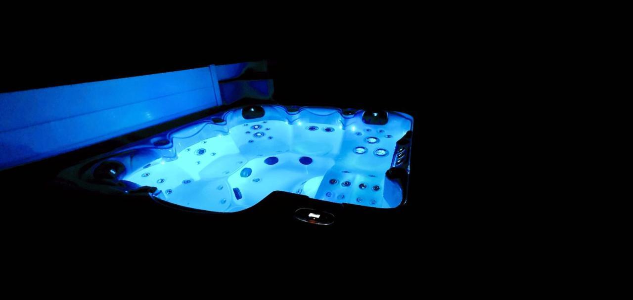 Villa H2O - Jacuzzi & Piscine Chauffee 르발카레스 외부 사진